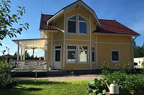 Небольшой построенный каркасный дом 152 кв м с эркером и террасой с фасадом из желтой вагонки Галактика 12 - мини - 2