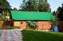 Строительство небольшого двухэтажного каркасного дома 165 кв м с бежевым сайдингом и зеленой крышей в СНТ Учитель - мини - 6
