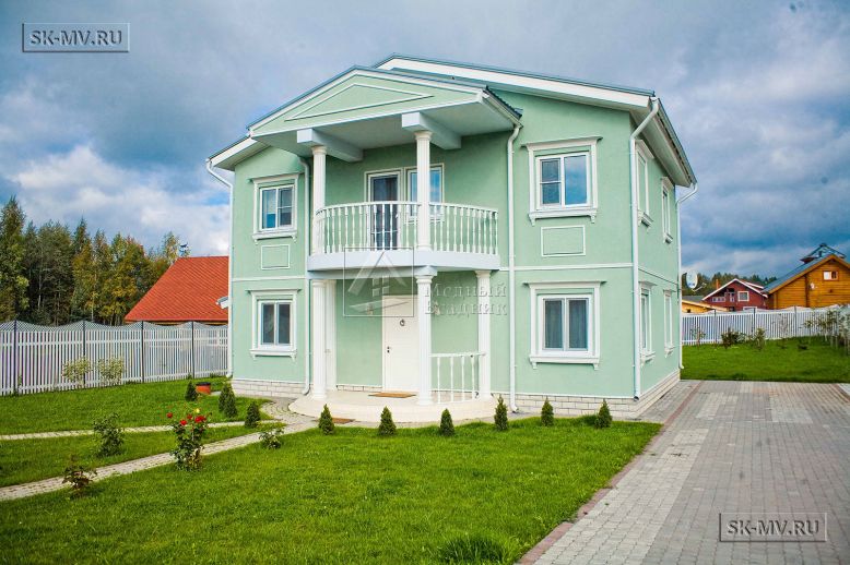 Построенный каркасный особняк в классическом стиле с балконом в п Борисово — 5