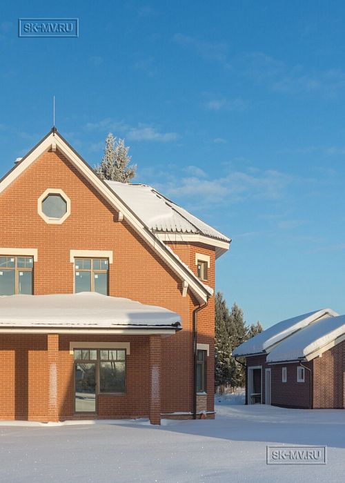 Энергоэффективный комбинированный дом построен в сочетании каркасной технологии и газобетона в селе Орлино в Гатчинском районе Ленинградской области