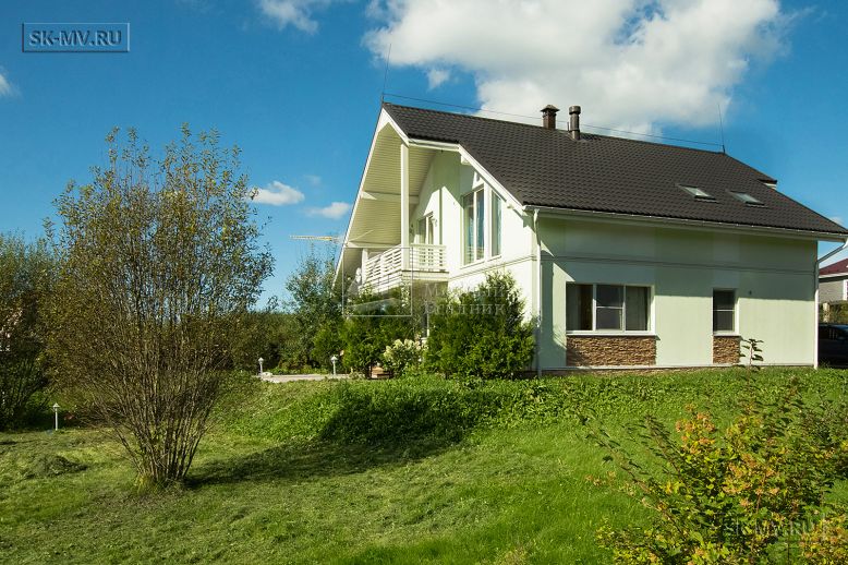 Современный загородный дом с ассиметричным фасадом и вторым светом по проекту МВ 7 — 2