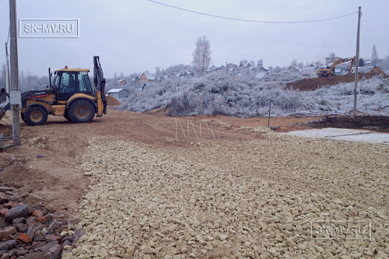 Фото репортаж с места строительства кирпичного дома ок 800 кв м с цоколем и СПА в д Пеники Лен области - 6