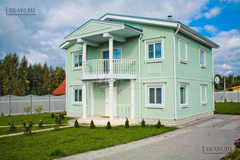 Построенный каркасный особняк в классическом стиле с балконом в п Борисово — 3