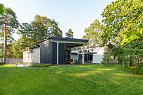 Фотографии П-образного дома в скандинавском стиле 238 кв м с панорамным остеклением, построенного в Сестрорецке - мини - 19