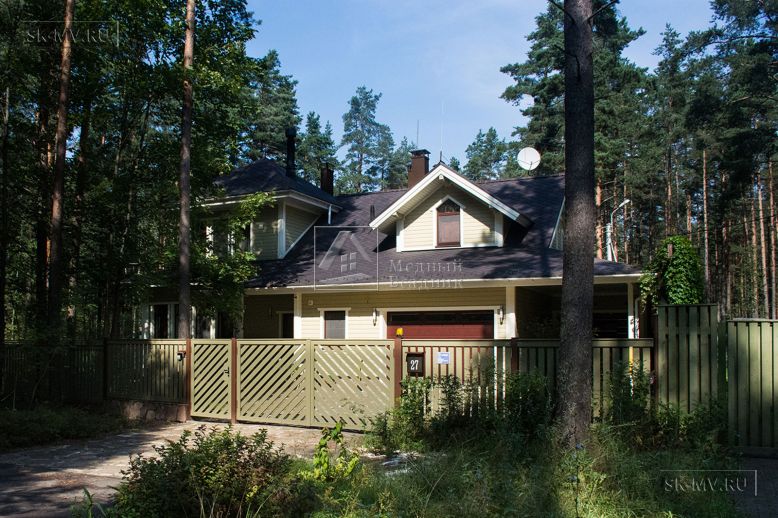 Проект загородного дома в стиле комаровских дач 250 кв м Комарово 7 с навесом для авто и мансардой — 6