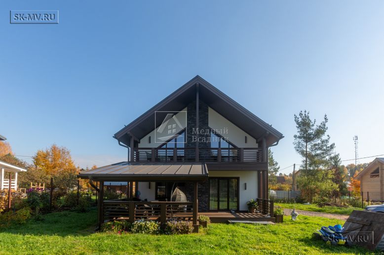 Построенный загородный дом с террасой по каркасной технологии в Сестрорецке под ключ — 2