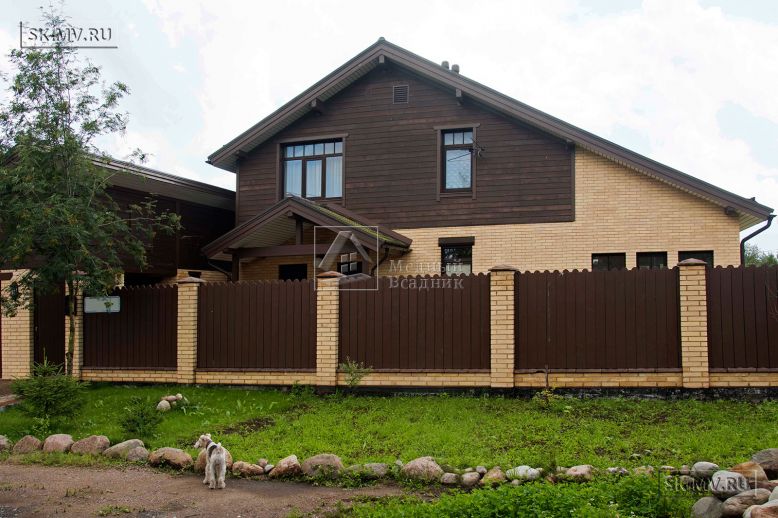 Комбинированный загородный дом с мансардой, балконом и террасой аля шале по проекту МВ 9 — 4