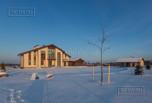 Фото репортаж с места строительства кирпичного дома ок 800 кв м с цоколем и СПА в д Пеники Лен области - 5
