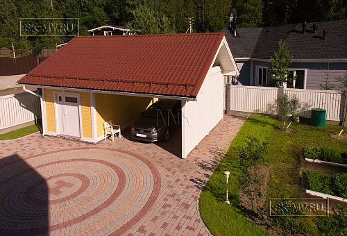 Небольшой построенный каркасный дом 152 кв м с эркером и террасой с фасадом из желтой вагонки Галактика 12 - 3