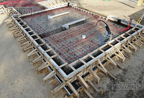 Монтаж фундамента УШП PRO для строительства кирпичного дома площадью ок. 400 кв м в стиле Hi Tech с эксплуатируемой кровлей в Московской области - 7