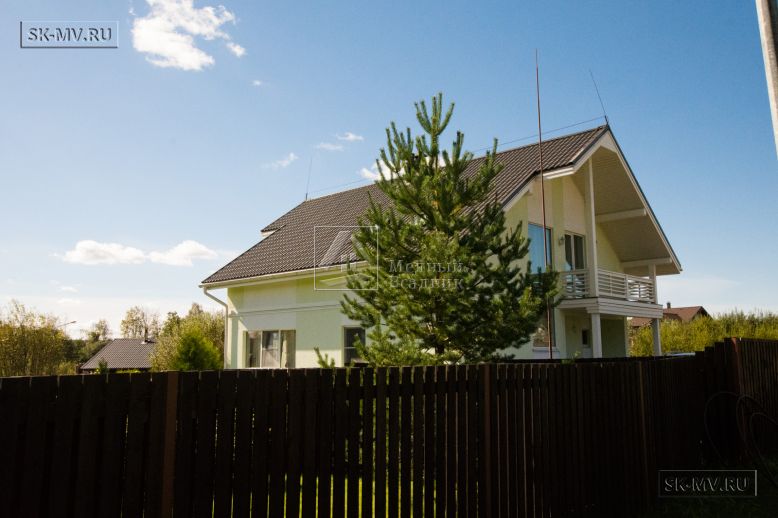 Современный загородный дом с ассиметричным фасадом и вторым светом по проекту МВ 7 — 9